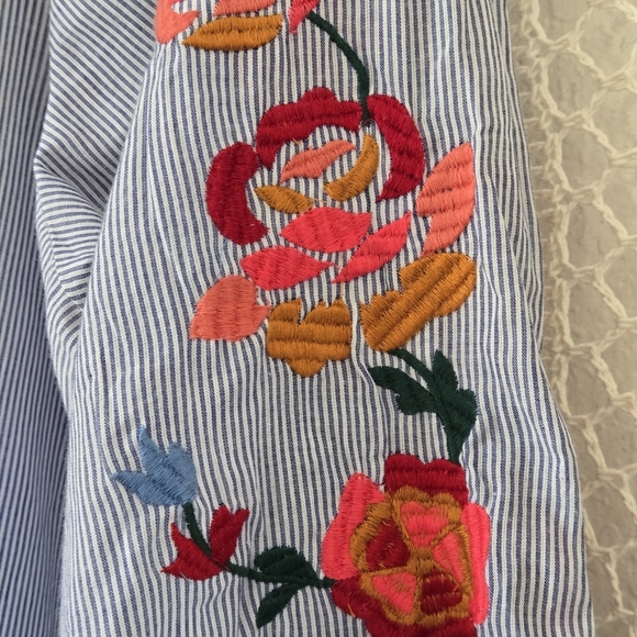 NWT World Market Boho Embroidered Floral Sleeve Blouse - Blue Stripe Size L/XL - Picture 3 of 8